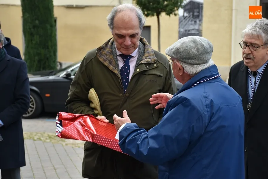 Foto 11 - La Pe&ntilde;a Gutenberg homenajea a Enrique Crespo en la recuperaci&oacute;n de sus reuniones anuales