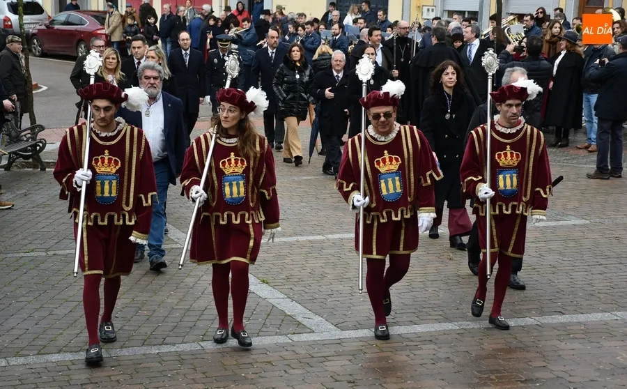 Foto 8 - San Sebasti&aacute;n arriesga, y se acaba mojando bastante, en el inicio del ciclo festivo precarnavalero