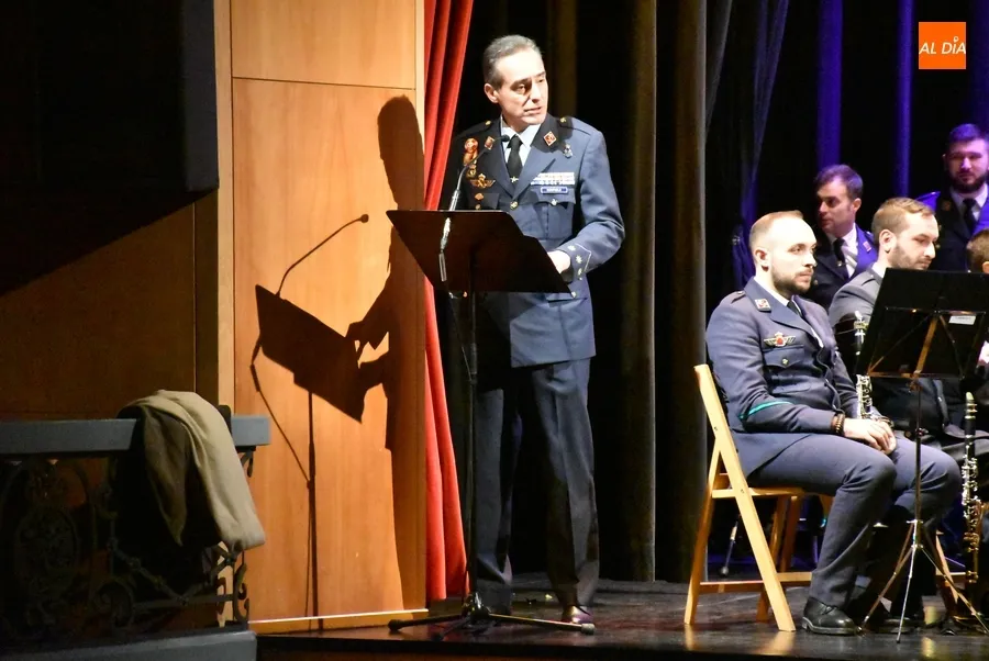 Foto 3 - La Academia B&aacute;sica del Aire y del Espacio protagoniza la 1&ordf; actuaci&oacute;n del 2023 en el Teatro