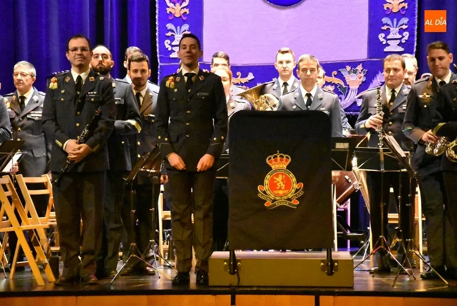 Foto 5 - La Academia B&aacute;sica del Aire y del Espacio protagoniza la 1&ordf; actuaci&oacute;n del 2023 en el Teatro