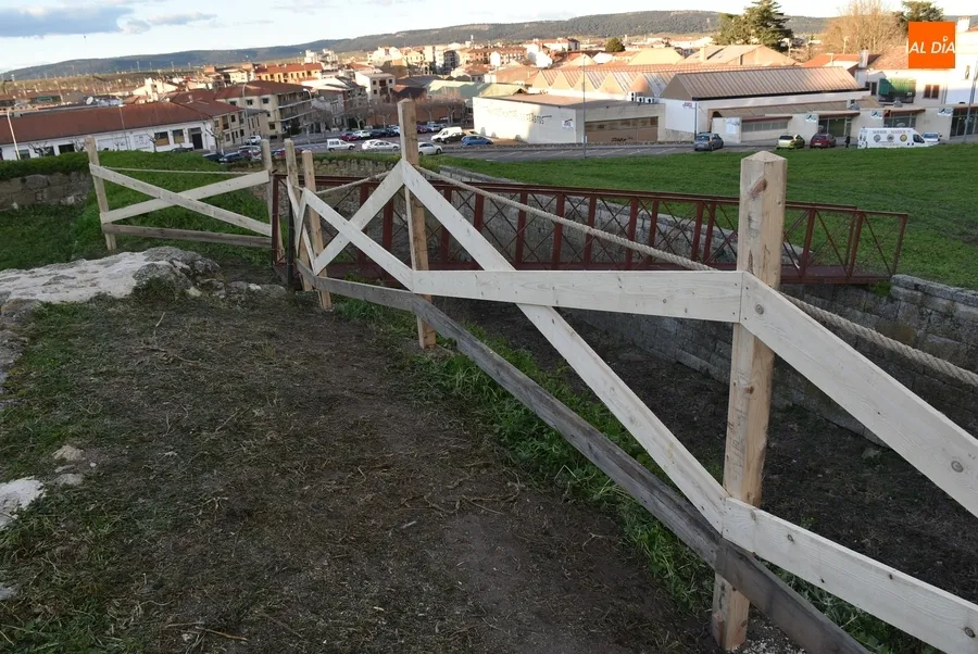 Foto 5 - Instalado, y abierto al uso, el Puente de Aris