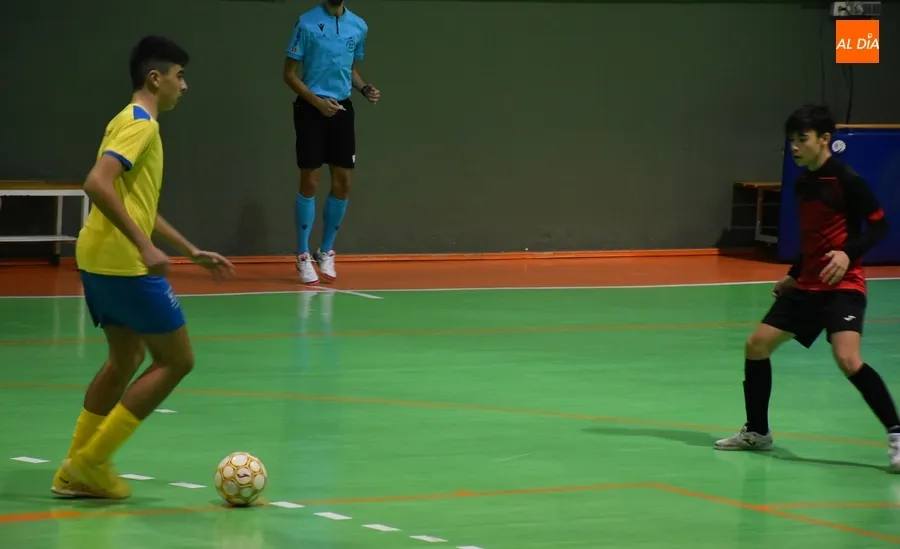 Foto 2 - El III Cadete B cede ante Los Leones A en la apertura del fin de semana deportivo