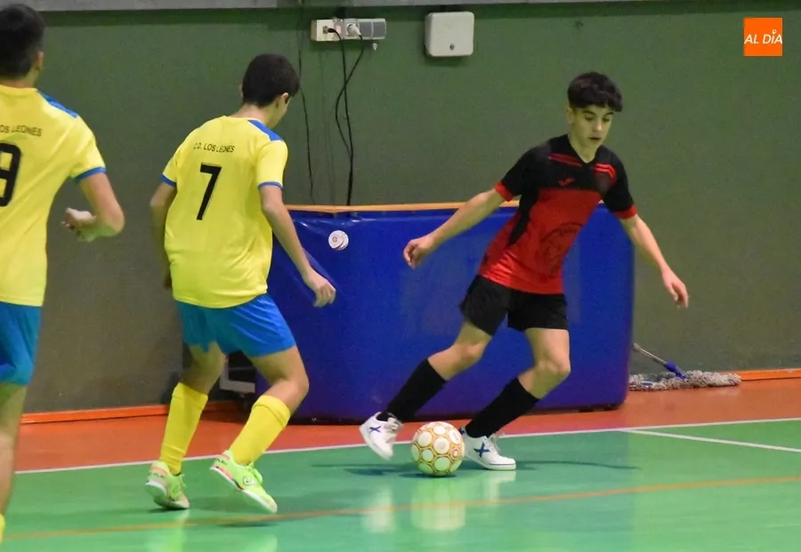 Foto 3 - El III Cadete B cede ante Los Leones A en la apertura del fin de semana deportivo