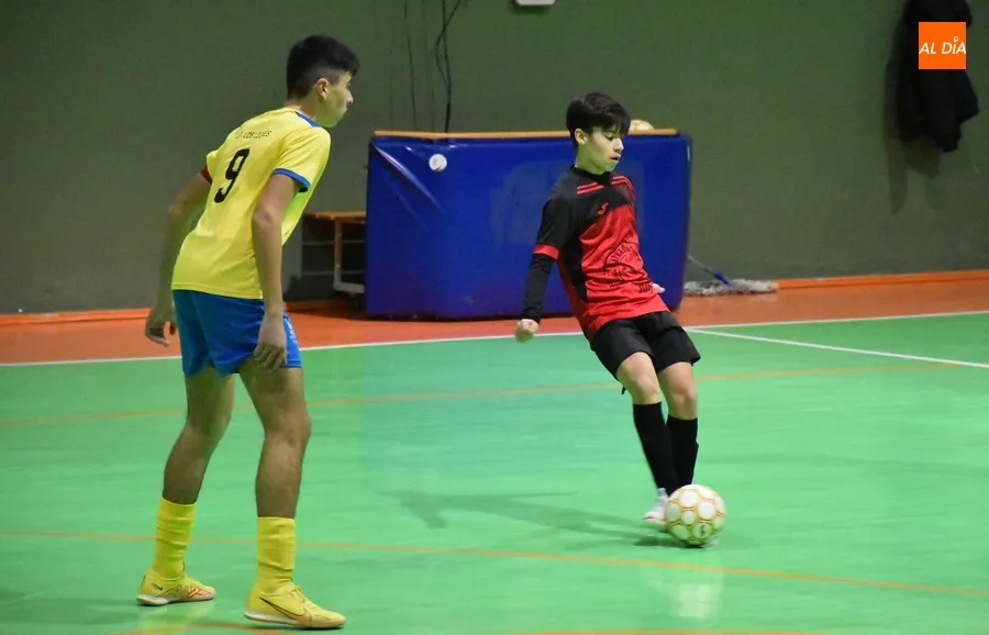 Foto 10 - El III Cadete B cede ante Los Leones A en la apertura del fin de semana deportivo