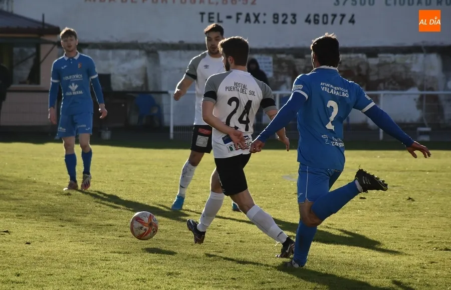 Foto 4 - El Ciudad Rodrigo firma tablas con el col&iacute;der en un gran partido que pudo ganar cualquiera