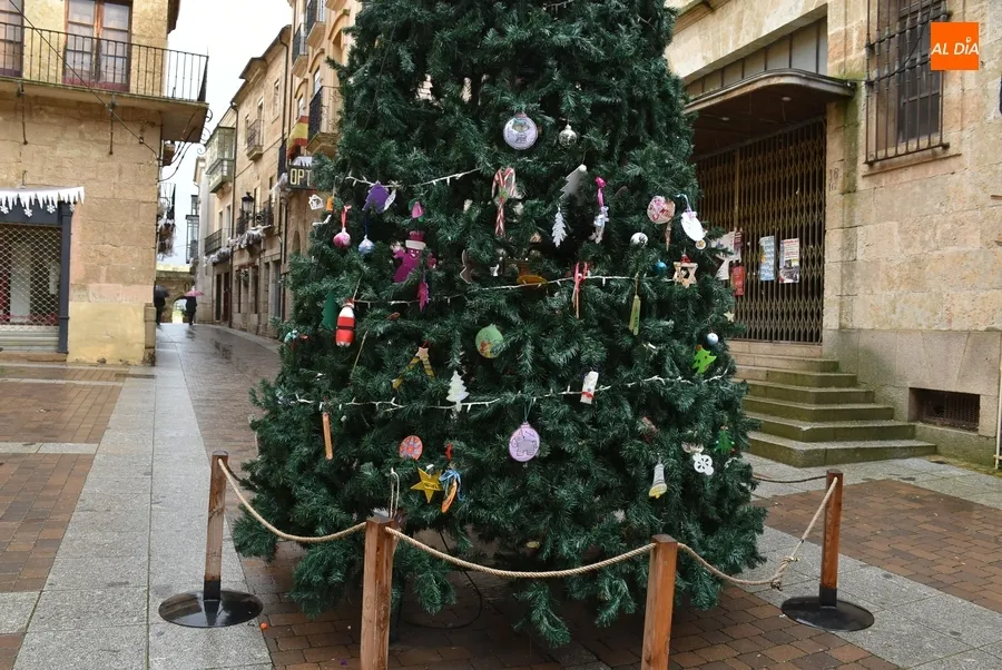 Foto 4 - 1Foto: La composici&oacute;n final del &aacute;rbol... y el &iquest;&uacute;ltimo? destrozo
