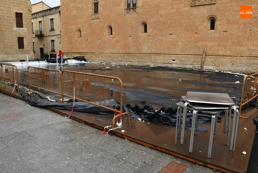 Foto 2 - Retirada la pista de hielo de la Plazuela del Conde