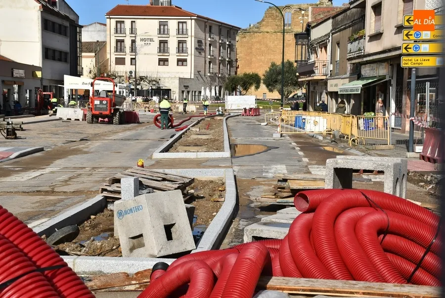 Foto 3 - Se retoman las obras de la Avenida de Espa&ntilde;a tras el par&oacute;n navide&ntilde;o
