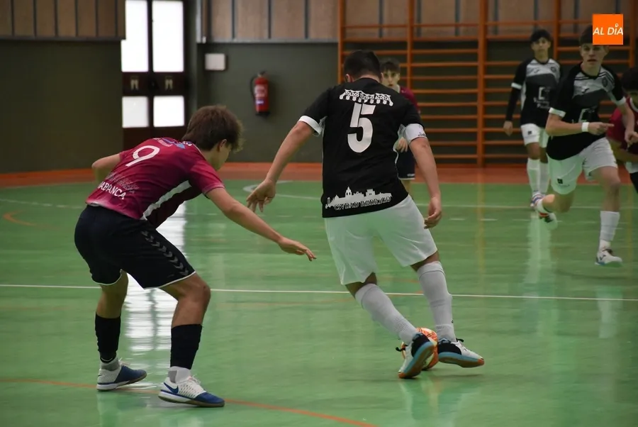 Foto 6 - Ins&oacute;lita tarde de sequ&iacute;a goleadora del Juvenil y el Cadete A del III Columnas frente a Leis y La Ba&ntilde;eza