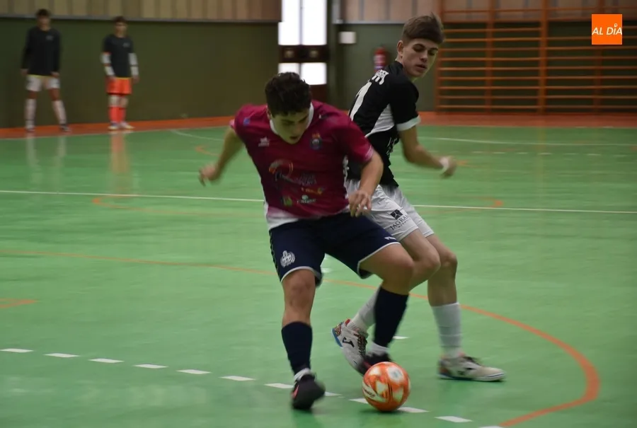 Foto 8 - Ins&oacute;lita tarde de sequ&iacute;a goleadora del Juvenil y el Cadete A del III Columnas frente a Leis y La Ba&ntilde;eza