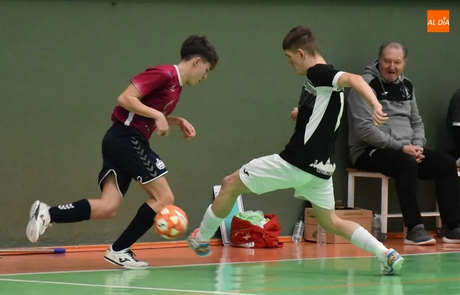 Foto 10 - Ins&oacute;lita tarde de sequ&iacute;a goleadora del Juvenil y el Cadete A del III Columnas frente a Leis y La Ba&ntilde;eza