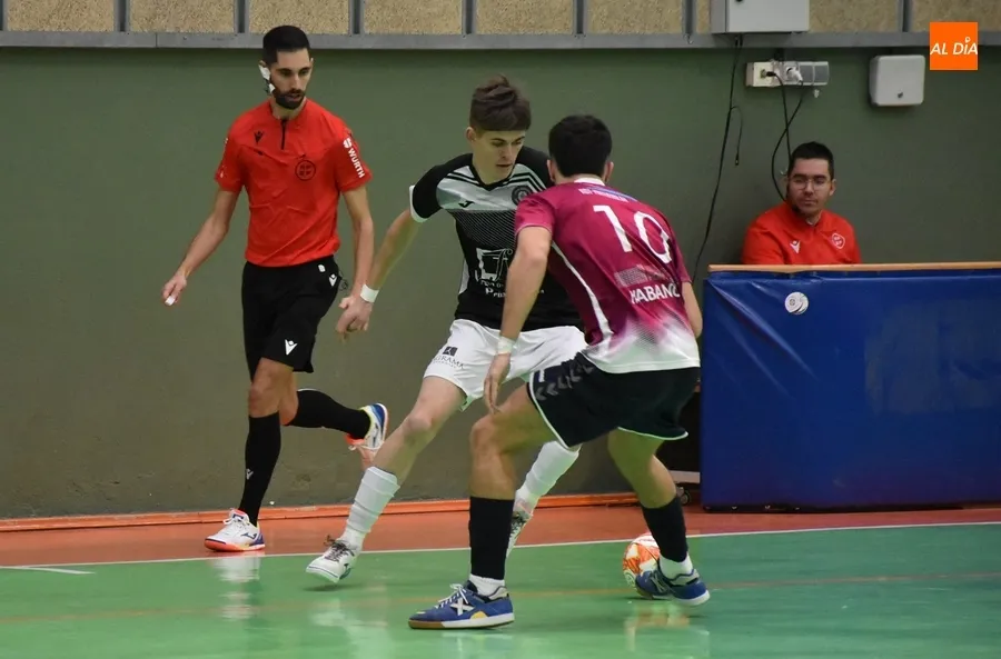 Foto 11 - Ins&oacute;lita tarde de sequ&iacute;a goleadora del Juvenil y el Cadete A del III Columnas frente a Leis y La Ba&ntilde;eza