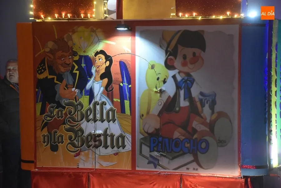 Foto 11 - Los Magos logran entre la niebla regresar a la normalidad con una Cabalgata &aacute;gil y remozada