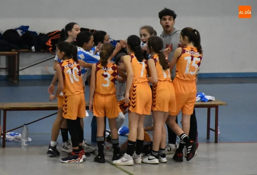 Foto 2 - Novedosa ma&ntilde;ana de basket en Ciudad Rodrigo con los equipos mirobrigenses de los Juegos Escolares