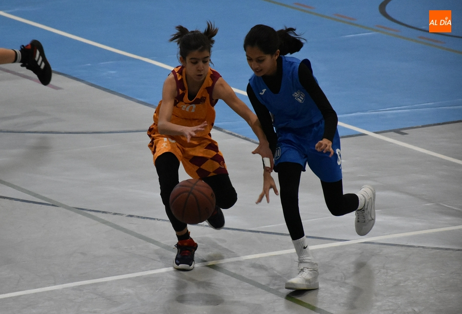 Foto 4 - Novedosa mañana de basket en Ciudad Rodrigo con los equipos mirobrigenses de los Juegos Escolares