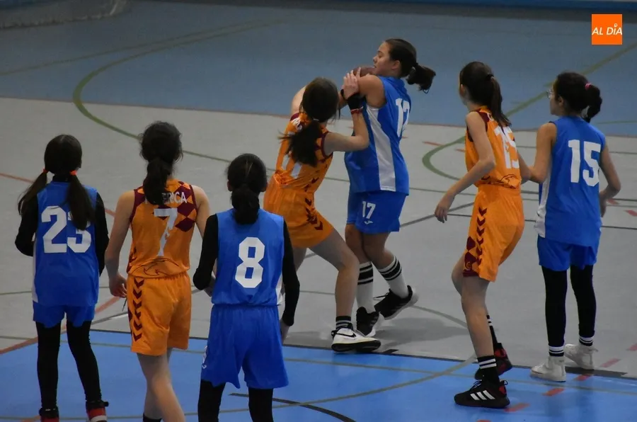 Foto 8 - Novedosa ma&ntilde;ana de basket en Ciudad Rodrigo con los equipos mirobrigenses de los Juegos Escolares