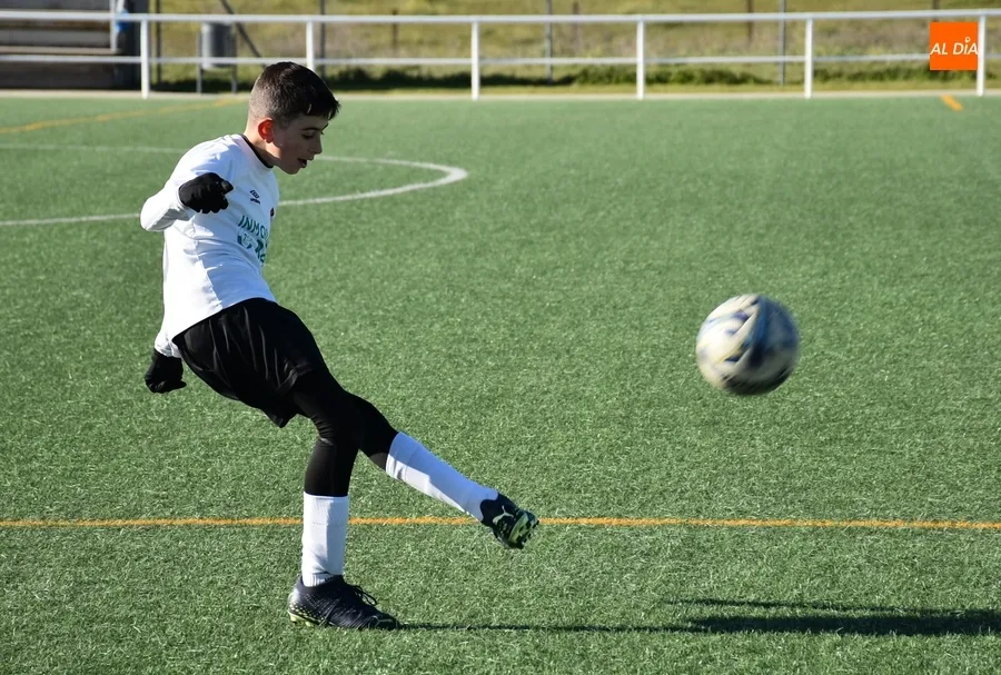 Foto 6 - Una c&oacute;moda goleada local y una remontada visitante en la g&eacute;lida ma&ntilde;ana dominical en La Muge