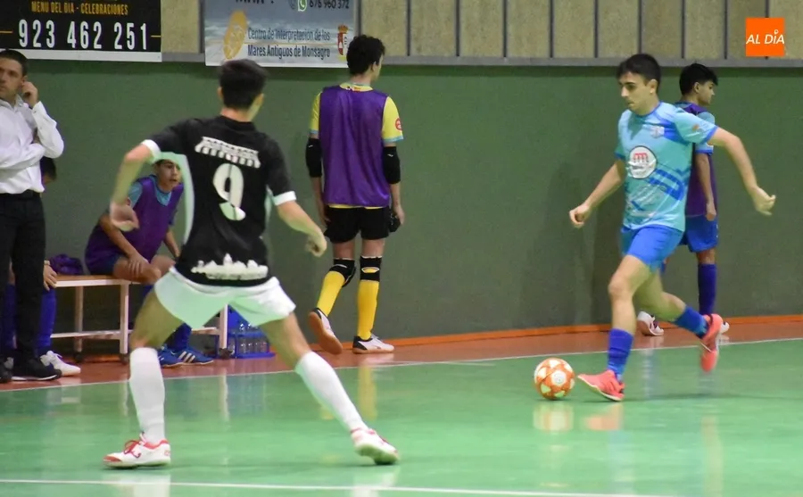 Foto 7 - &Eacute;pica victoria del III Juvenil a 16&rdquo; para el final tras parar Juanan cuatro dobles penaltys