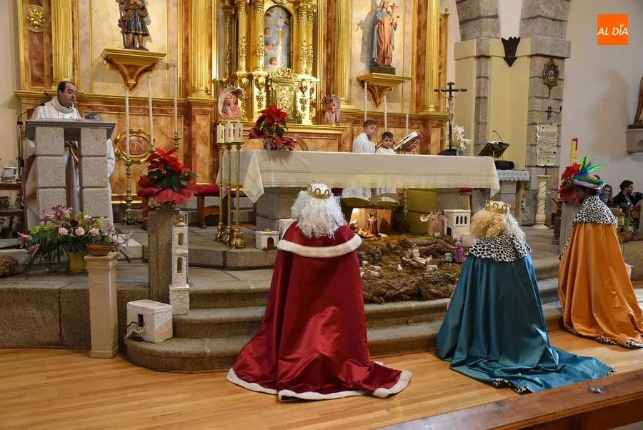 Foto 6 - Los Magos se acercan a San Crist&oacute;bal a adorar al Ni&ntilde;o Jes&uacute;s