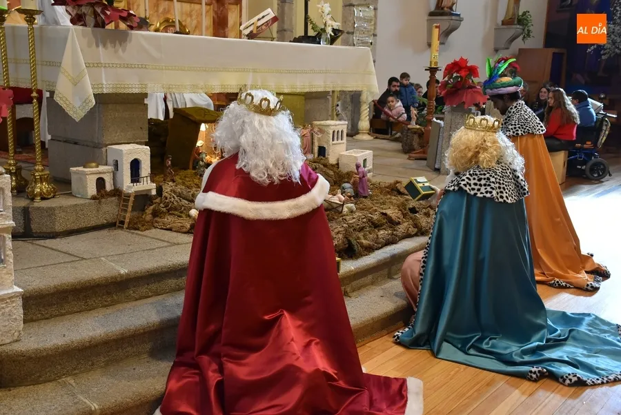 Foto 7 - Los Magos se acercan a San Crist&oacute;bal a adorar al Ni&ntilde;o Jes&uacute;s
