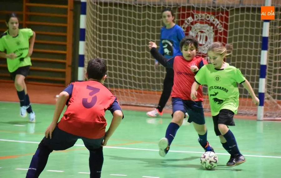 Foto 2 - #M | 14-15 ENE | Tablas en el derby alev&iacute;n del III Columnas en los Juegos Escolares