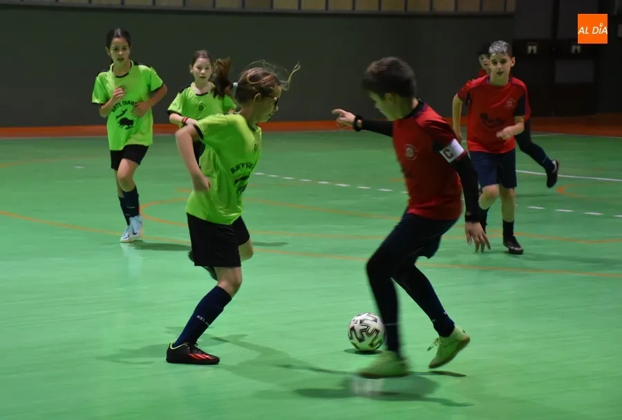 Foto 6 - #M | 14-15 ENE | Tablas en el derby alev&iacute;n del III Columnas en los Juegos Escolares