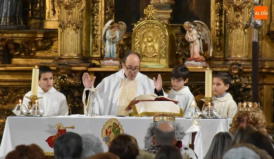 Foto 2 - Los Reyes se reencuentran con los ni&ntilde;os para culminar la generosa Navidad de San Andr&eacute;s