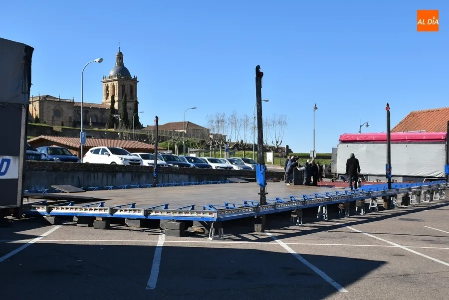 Foto 4 - En marcha el montaje de la pista de los coches chocones