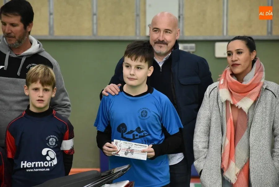 Foto 4 - El III Columnas entrega la moto el&eacute;ctrica puesta en juego con el Sorteo del Ni&ntilde;o