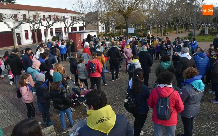 Foto 2 - Unas 125 personas toman parte en el regreso de la Marcha Misionera a Ivanrey