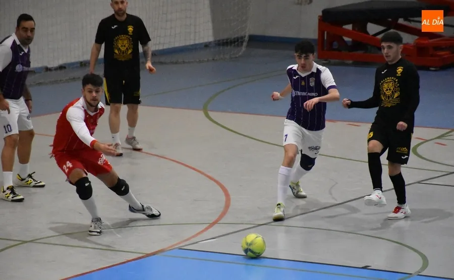 Foto 10 - El Mir&oacute;briga Futsal se tiene que conformar con un empate en casa ante el colista