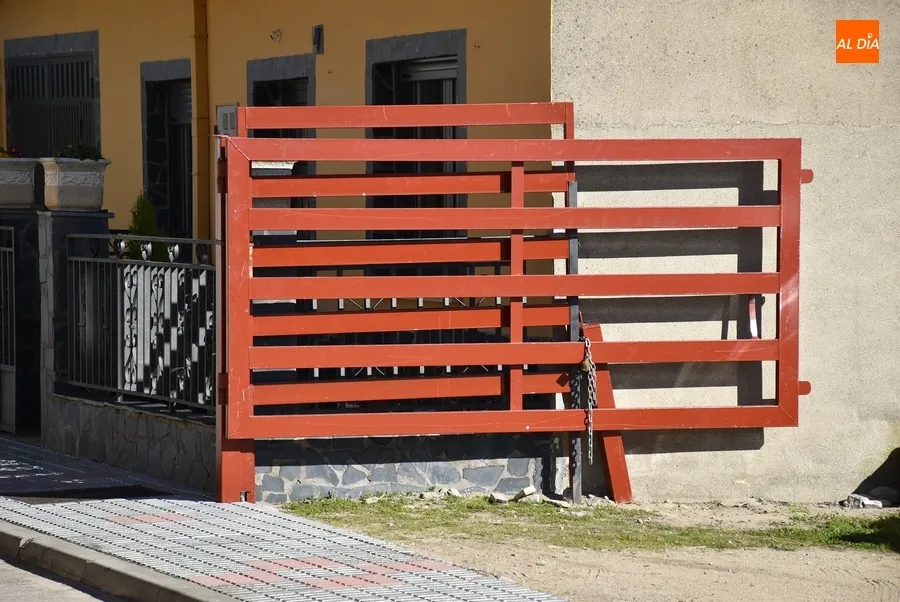 Foto 3 - Estrenadas dos puertas en la zona de los toriles para evitar fugas de astados como la del a&ntilde;o pasado