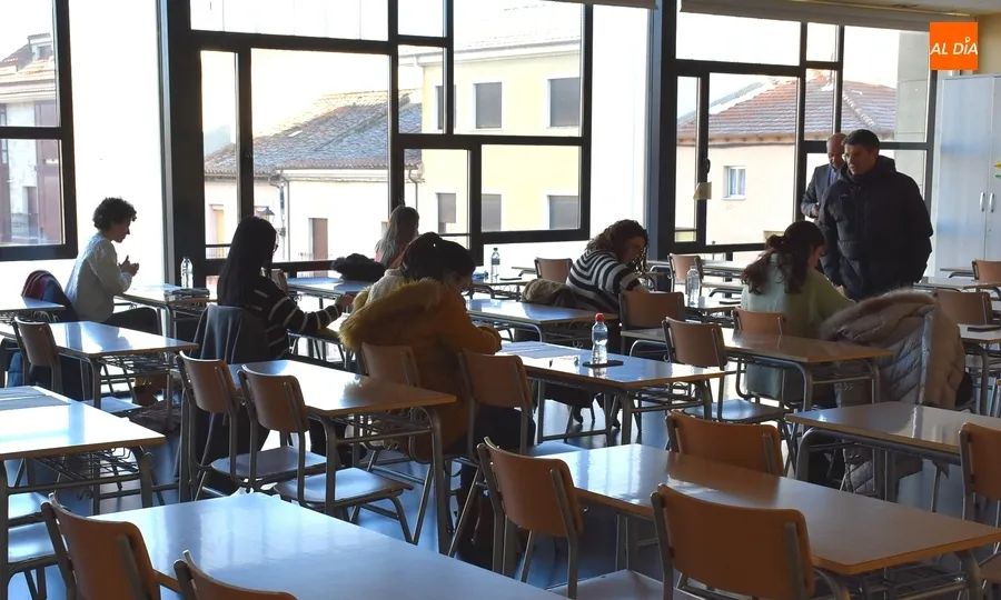 Foto 3 - Una ausencia entre los 9 citados al &uacute;ltimo examen de la oposici&oacute;n para cubrir 3 plazas de administrativo 