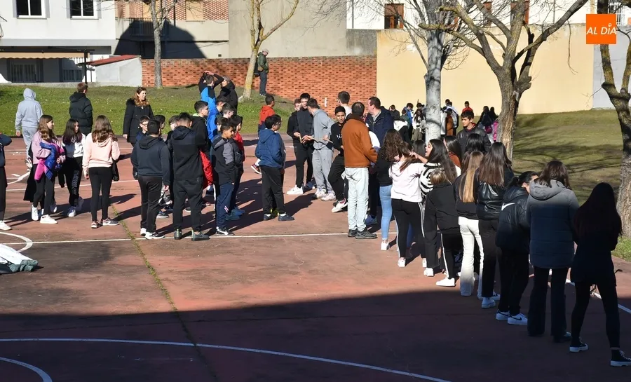 Foto 4 - Animad&iacute;simo D&iacute;a de la Convivencia en el IES Fray Diego incluyendo una gran paellada