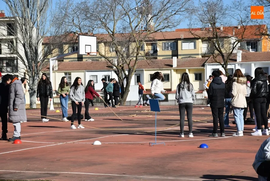 Foto 6 - Animad&iacute;simo D&iacute;a de la Convivencia en el IES Fray Diego incluyendo una gran paellada