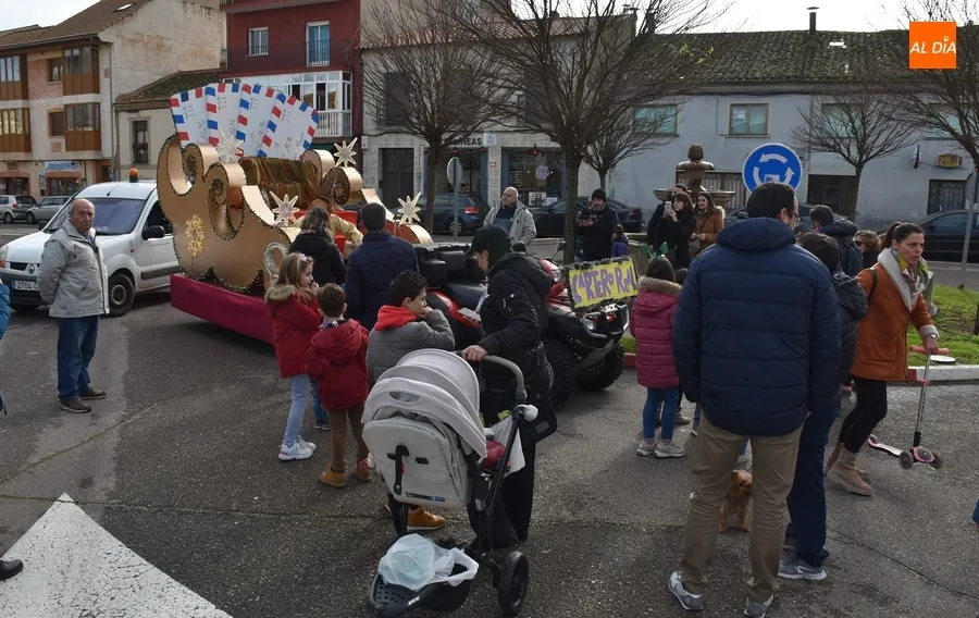 Foto 10 - C&aacute;lida acogida al Cartero Real por parte de ni&ntilde;os y mayores en su ruta por Ciudad Rodrigo