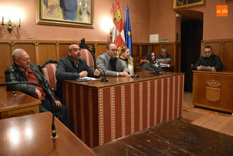Foto 3 - Adjudicado por 1.500&euro; el tablao que sal&iacute;a a subasta por 234&euro;