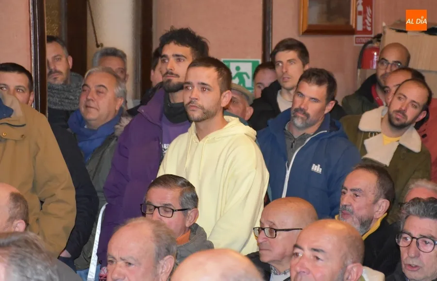 Foto 9 - Adjudicado por 1.500&euro; el tablao que sal&iacute;a a subasta por 234&euro;