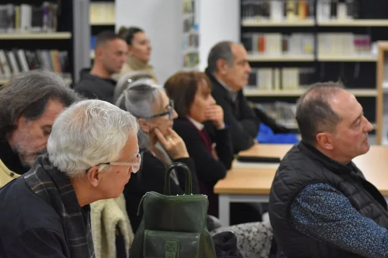 Acto en la biblioteca de Santa Marta. Fotografías: Fernando Sánchez Gómez y Ángel Alonso Domínguez