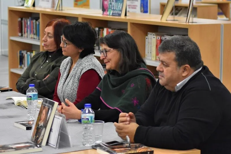Acto en la biblioteca de Santa Marta. Fotografías: Fernando Sánchez Gómez y Ángel Alonso Domínguez