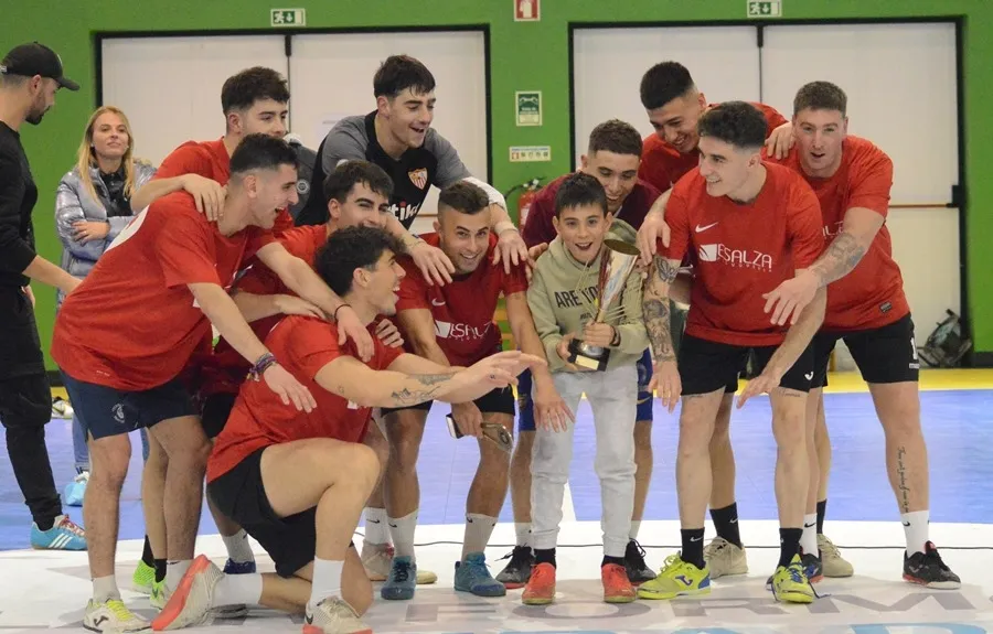 Foto 3 - Esalza cerr&oacute; el 2022 ganando el Torneio de Futsal de Vilar Formoso