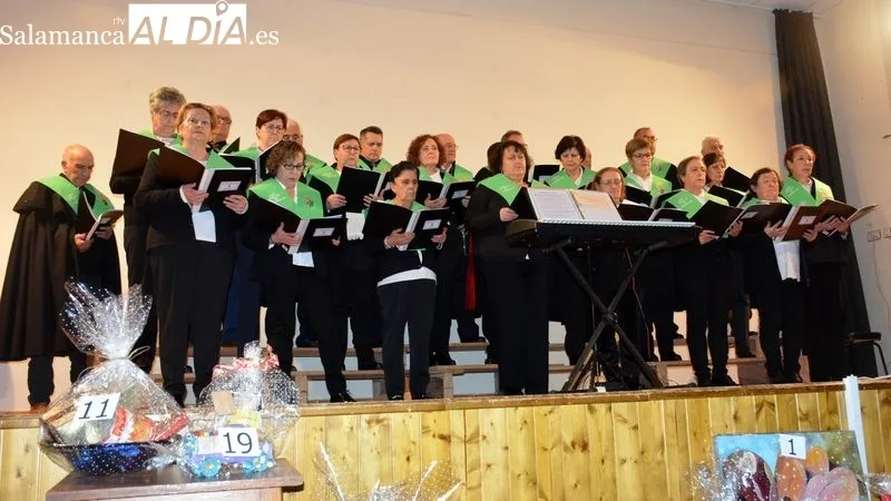Foto 6 - Los vecinos de Lumbrales muestran su solidaridad con la Asociaci&oacute;n contra el C&aacute;ncer