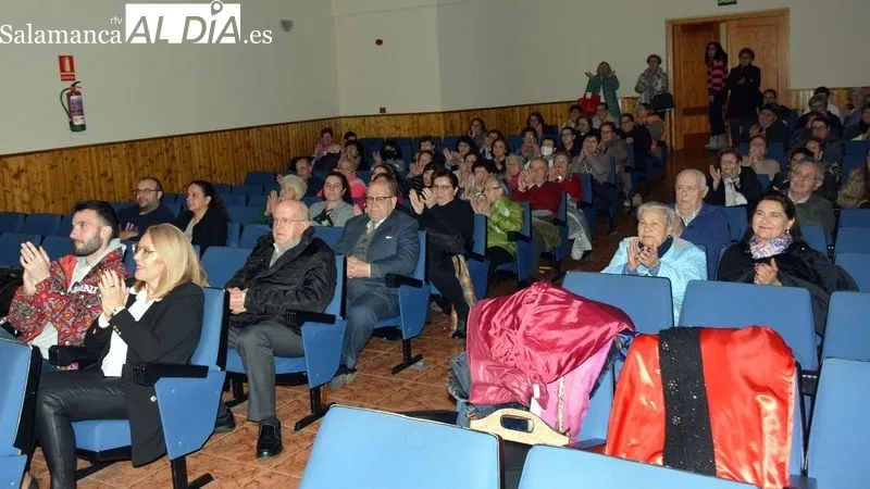 Foto 2 - Los vecinos de Lumbrales muestran su solidaridad con la Asociaci&oacute;n contra el C&aacute;ncer