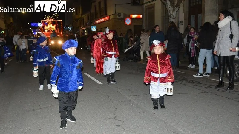 Foto 9 - Los Reyes Magos reciben una gran acogida en Lumbrales