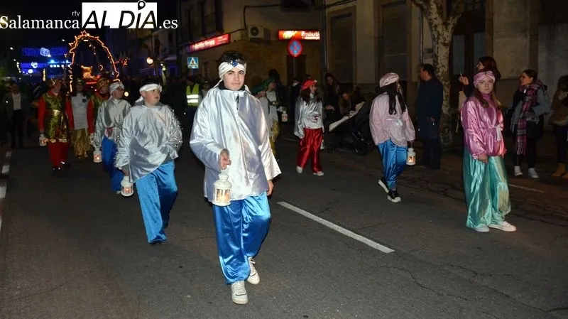 Foto 7 - Los Reyes Magos reciben una gran acogida en Lumbrales