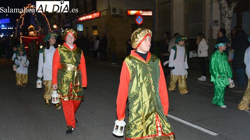 Foto 5 - Los Reyes Magos reciben una gran acogida en Lumbrales