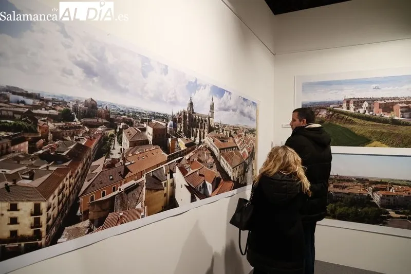 Inauguración de la muestra 'Vistas Panorámicas de Salamanca' del artista Vicente Sierra Puparelli. Foto de David Sañudo