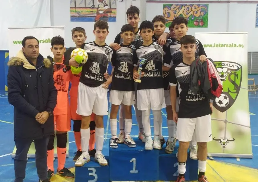 Foto 3 - El III Cadete queda subcampe&oacute;n del Torneo de Reyes de Villamayor