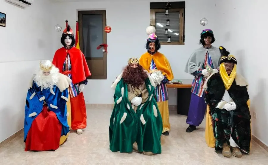 Foto 11 - Unos 40 ni&ntilde;os arropan a los Reyes Magos en su Cabalgata por El Bod&oacute;n