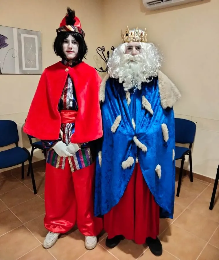 Foto 5 - Unos 40 ni&ntilde;os arropan a los Reyes Magos en su Cabalgata por El Bod&oacute;n